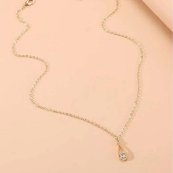 *Laura* Teardrop Pendant Necklace - Picture 4 of 4